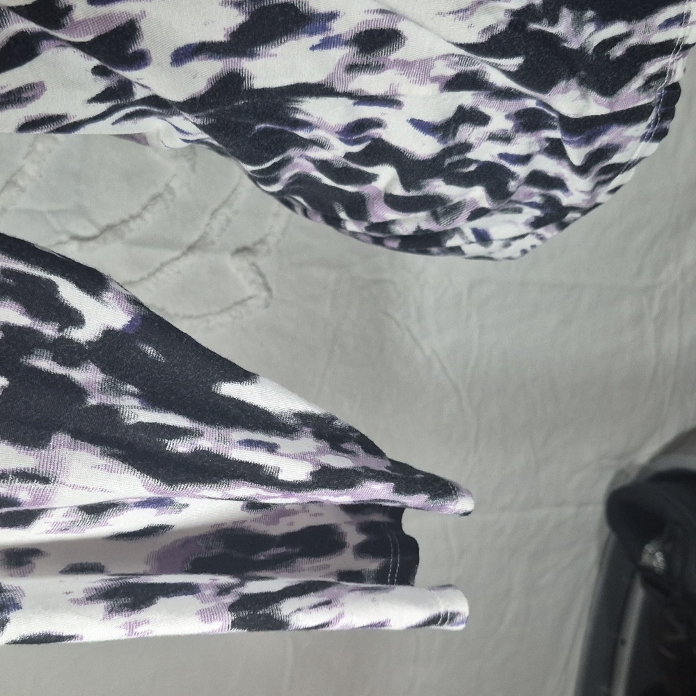 ANIMAL PRINT Top - Picture 2 of 4